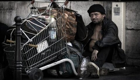 Pobreza en España: ¿Todo lo que sube tiene que caer?