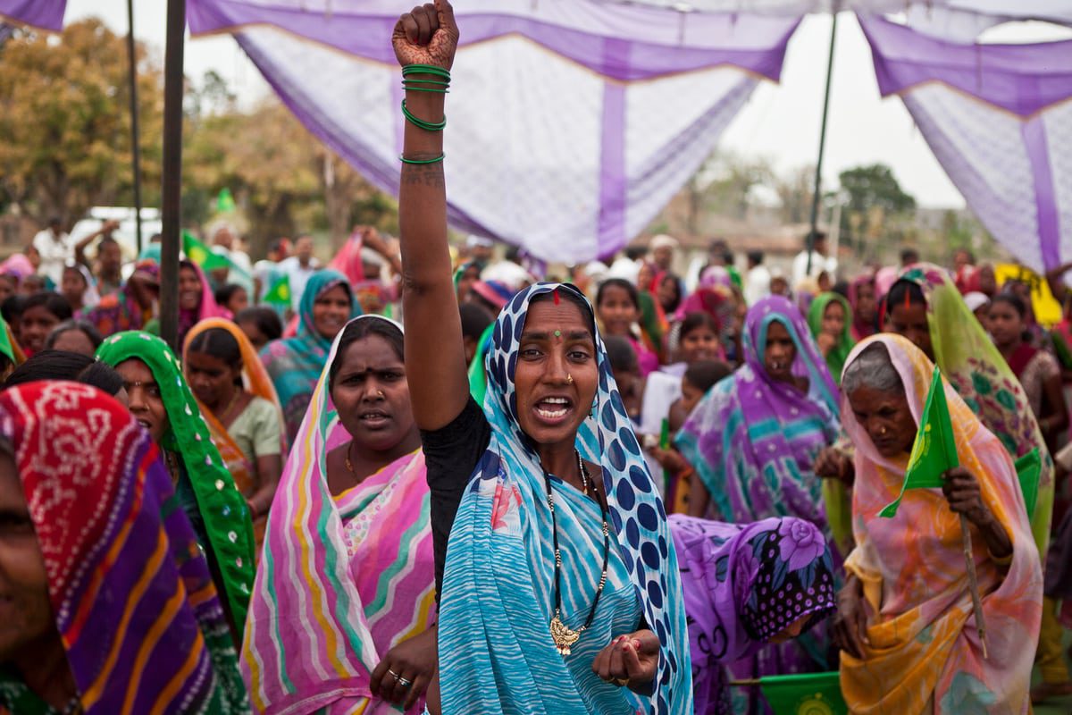 Mujeres celebran la decisión del gobierno de bloquear la explotación minera de carbón de Mahan, India (2015) | © Sudhanshu Malhotra / Greenpeace