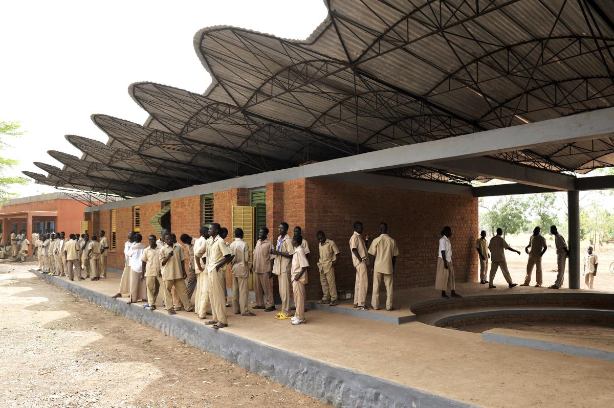 Escuela secundaria, Dano, Burkina Faso (2006-2007) || © Erik-Jan Ouwerkerk