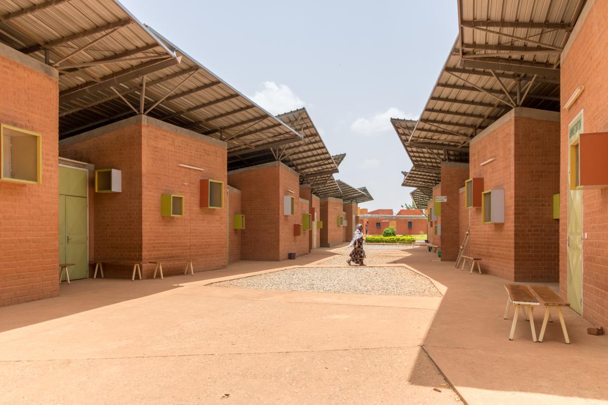 Centro quirúrgico y centro de salud, Léo, Burkina Faso (2012-2017) || © Andrea Maretto