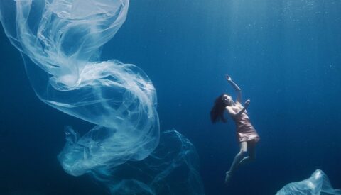 Estrella Damm centra su nueva campaña en la protección del Mediterráneo