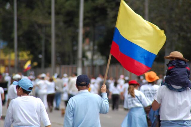 marcha contra las Farc en Colombia