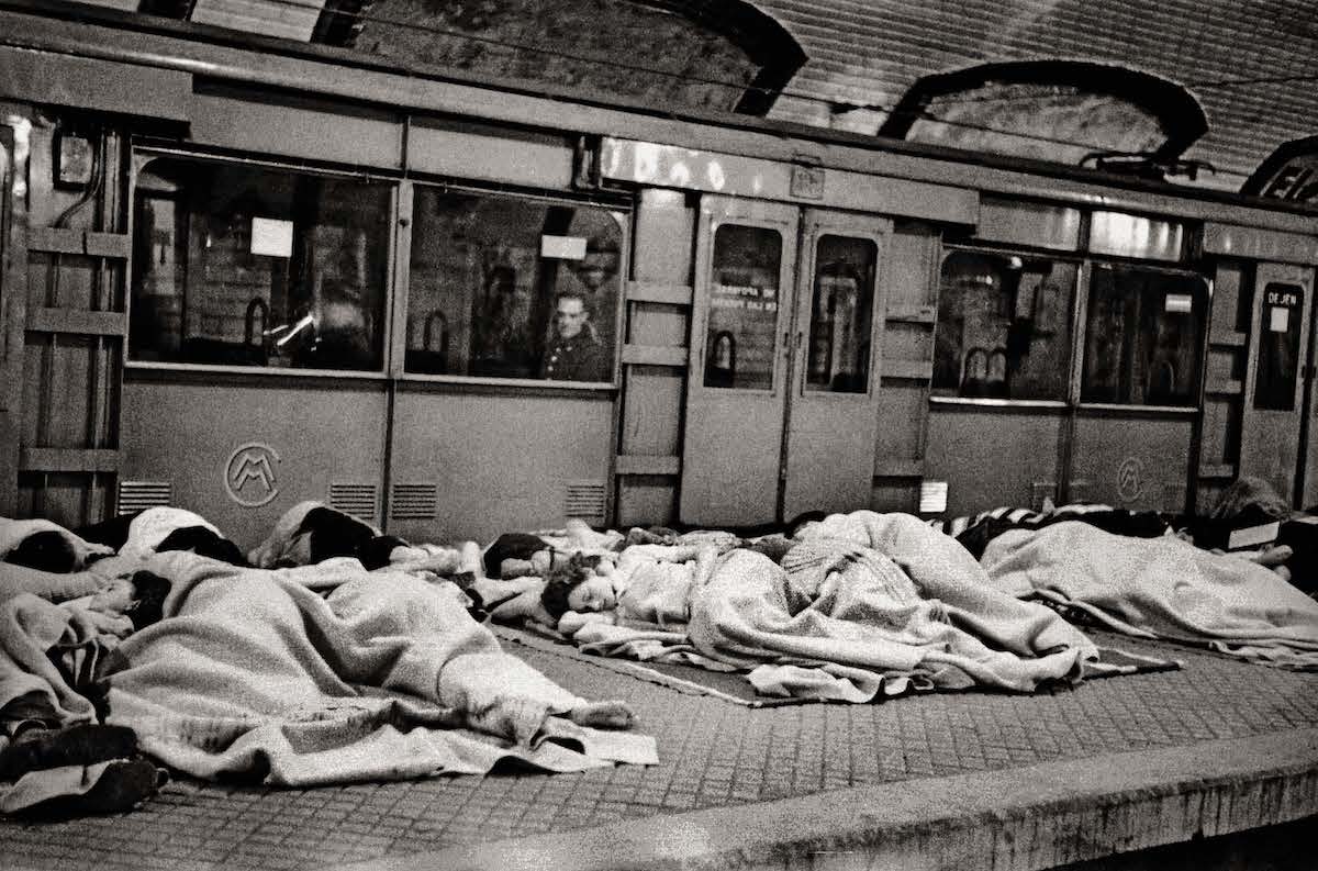 Refugiados en el metro