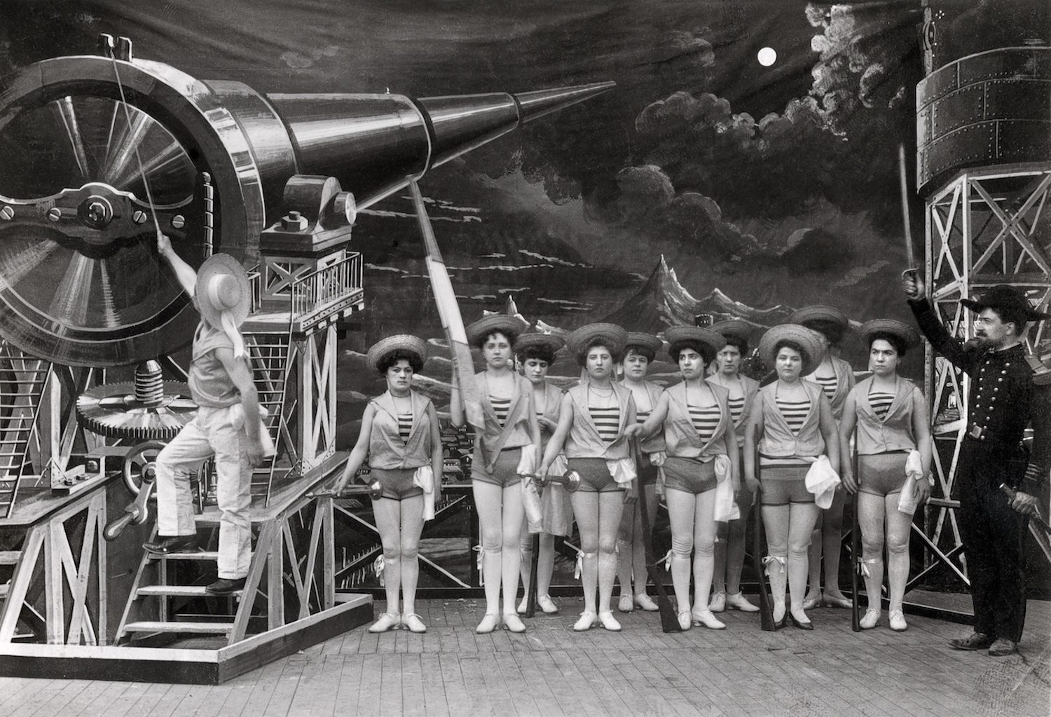 'Voyage dans la Lune', 1902 | Fotografía de rodaje. Centre national du cinéma et de l’image animée, en dipòsit a La Cinémathèque française