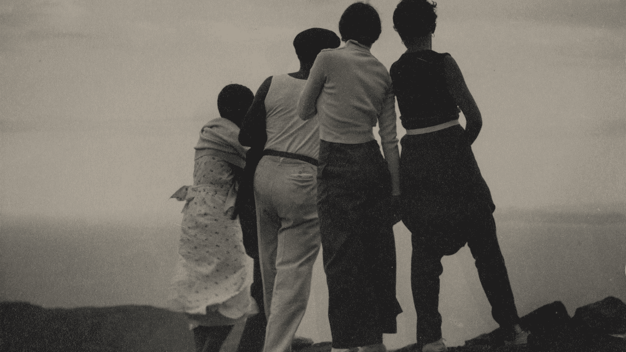 Sin título [Figuras de espaldas, costa del cabo de Creus], 1932 - 1936