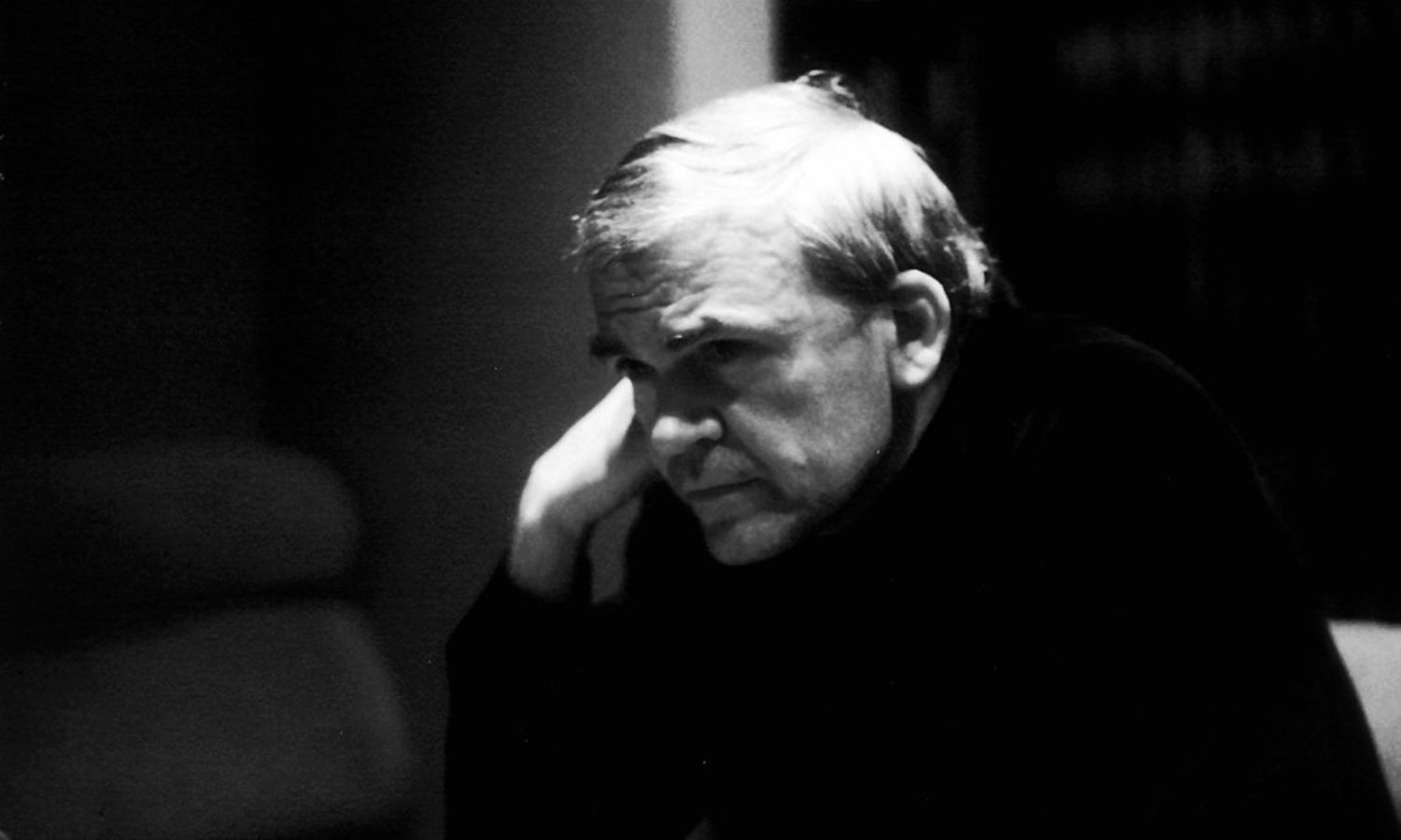 Milan Kundera, la opresión y lo absurdo del ser humano