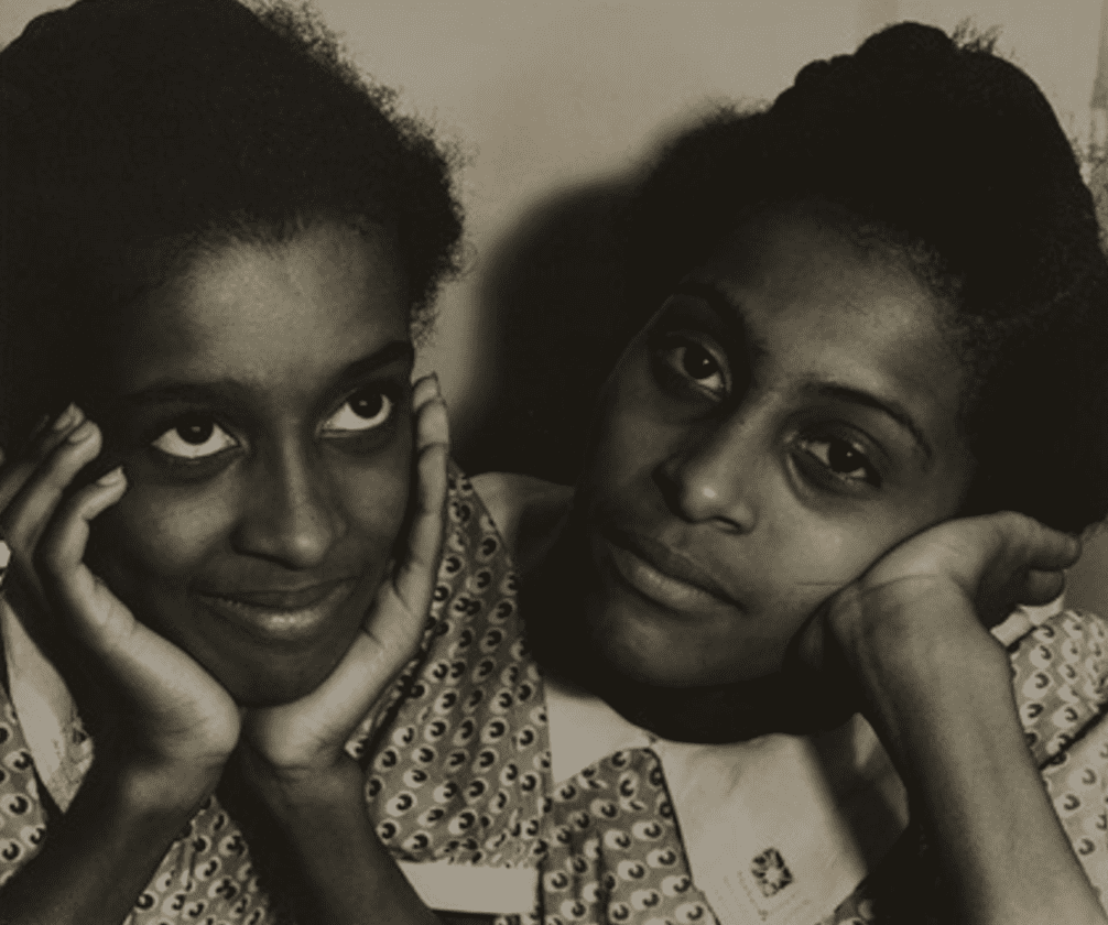 Two Women, Harlem [Dos mujeres, Harlem], 1938