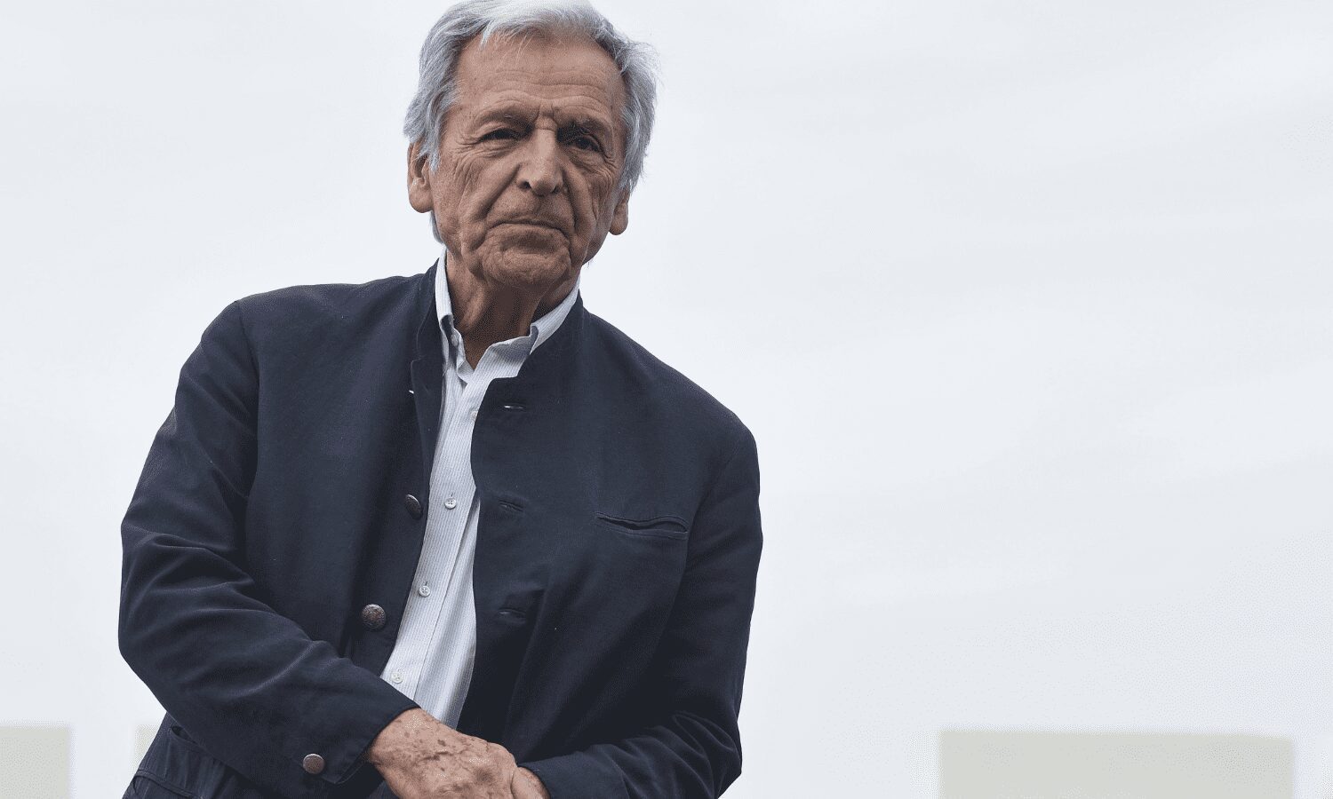 «No veo otra solución que hacer la guerra con las ideas y las palabras»
