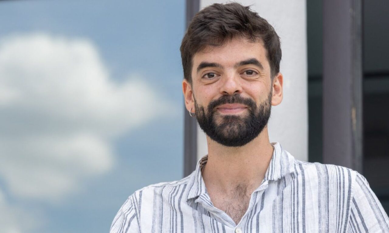 Javier Rueda: «La Transición se articuló en parroquias de barrio y ...