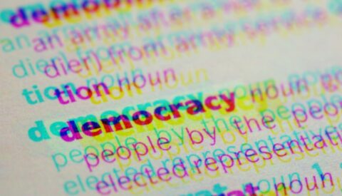 La paradoja del secreto democrático: cómo lo invisible legitima lo visible