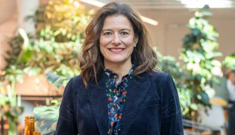 «La brecha entre la sociedad y la clase política es enorme»