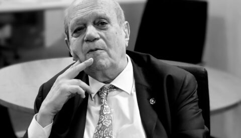 «La poesía es el instante de la palabra»