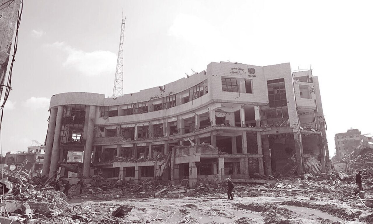 Los ataques contra hospitales están aumentando en las zonas de guerra: ¿los protege lo suficiente la ley?