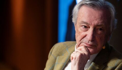 «El control del estrecho de Ormuz está poniendo de rodillas al mundo entero»