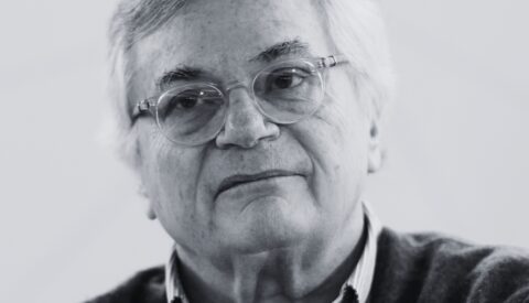 «La democracia no desaparece de golpe; primero se vacía por dentro»