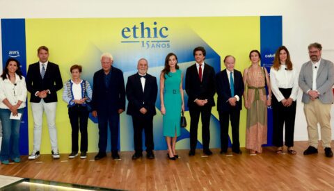 La reina Letizia apuesta por el periodismo humanista de Ethic en su 15 aniversario