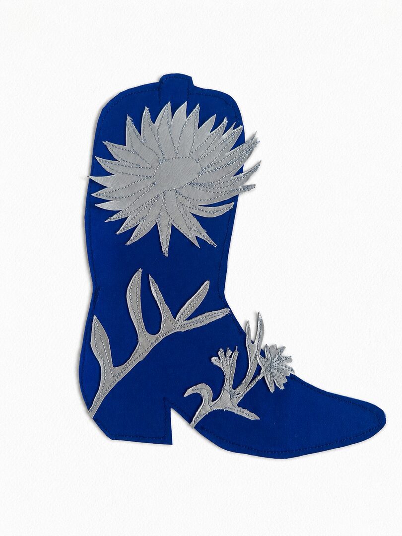Algo trepa por mis botas de rock