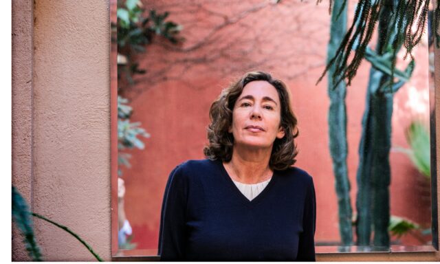 «Nos han hecho creer que para ser buenos padres debemos estar todo el día encima de nuestros hijos»