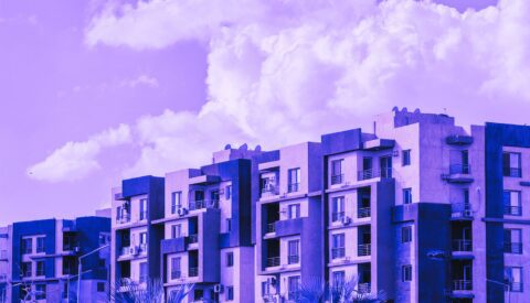 El artículo 47 de la Constitución: el derecho a la vivienda explicado a un niño de primaria