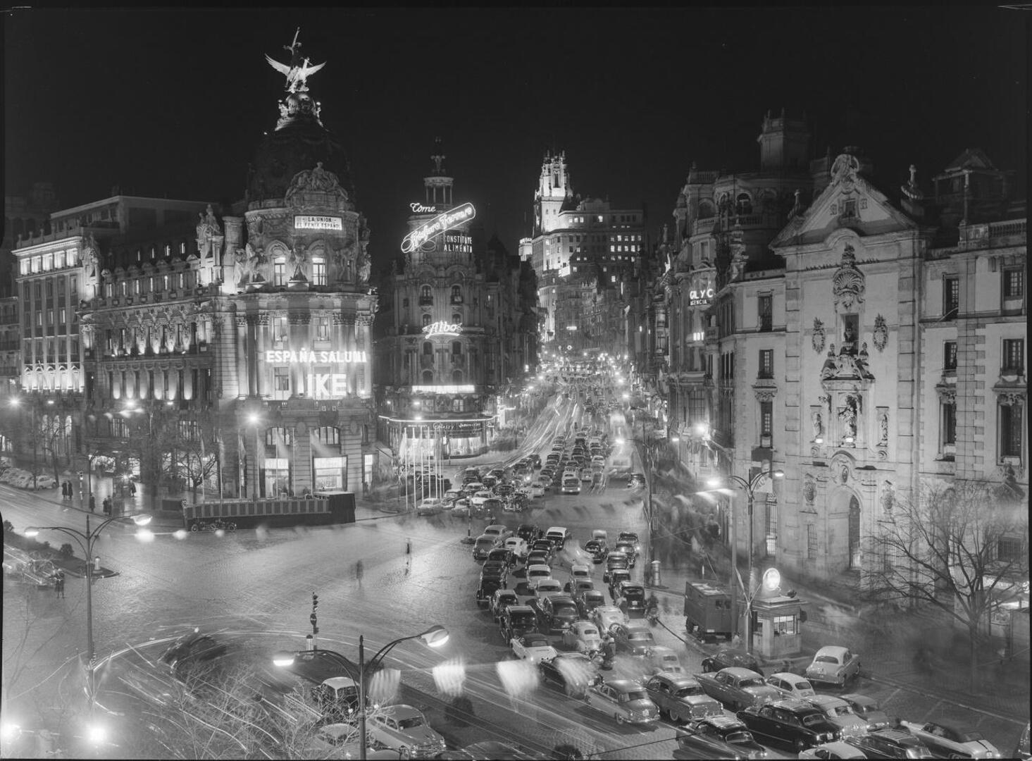Gran vía el día de la llegada de Ike. 1959